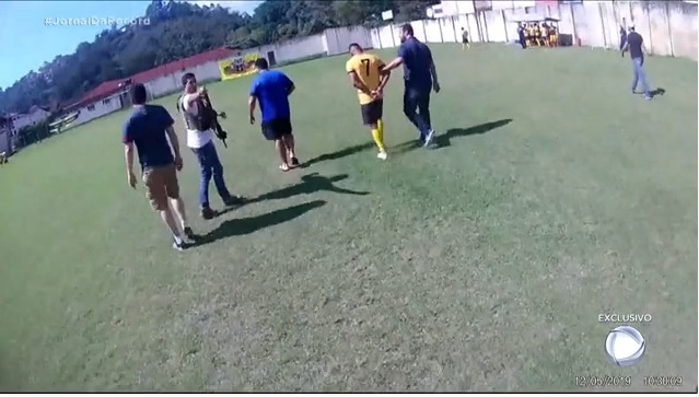 VÍDEO: Traficante compra time de futebol com o dinheiro das drogas; ASSISTA