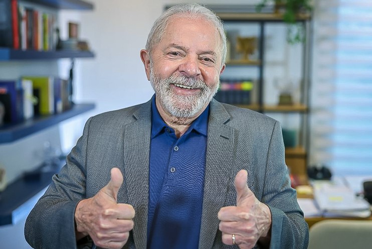 "Não sou candidato de uma facção religiosa", diz Lula