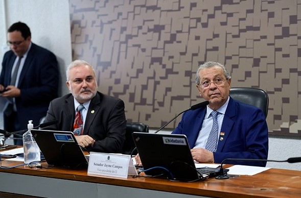 Comissão do Senado aprova marco legal para exploração da energia gerada em alto-mar
