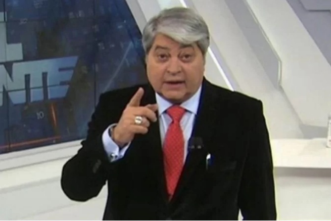 Datena é condenado a pagar R$ 20 mil por exibir homem algemado pela polícia