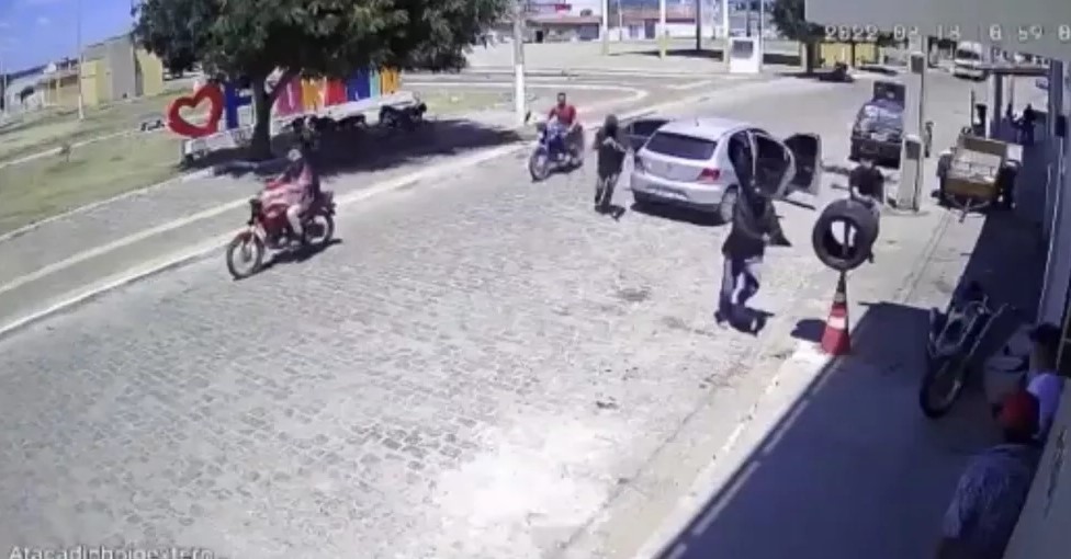 VÍDEO: Comerciante é executado em frente a mercadinho no interior do RN