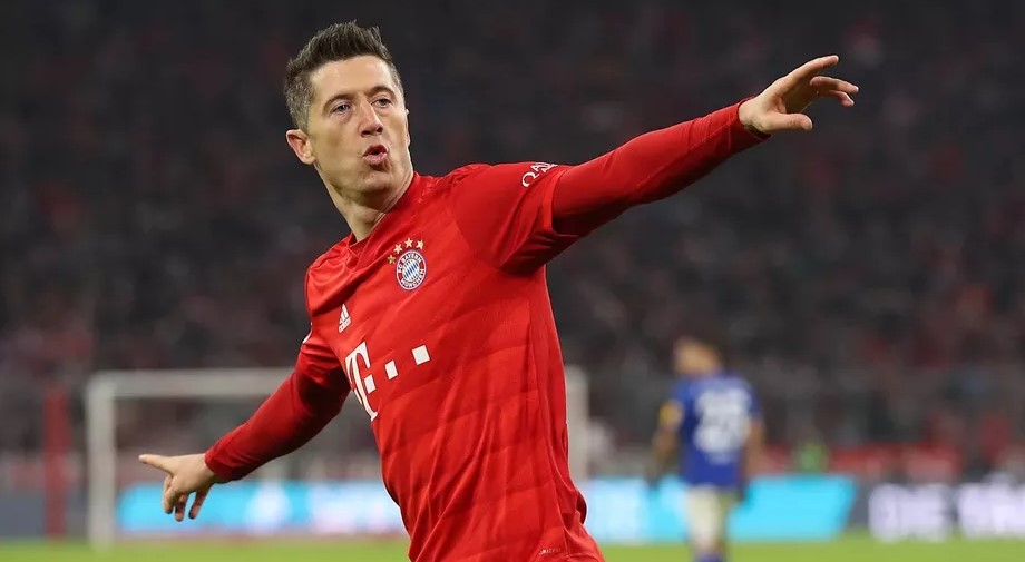 Lewandowski é assaltado durante autógrafos, persegue ladrões e recupera relógio de R$ 366 mil