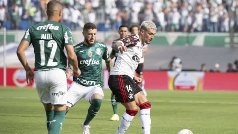 Palmeiras x Flamengo, Santos x São Paulo e Grêmio x Cruzeiro; confira os jogos de hoje e onde assistir