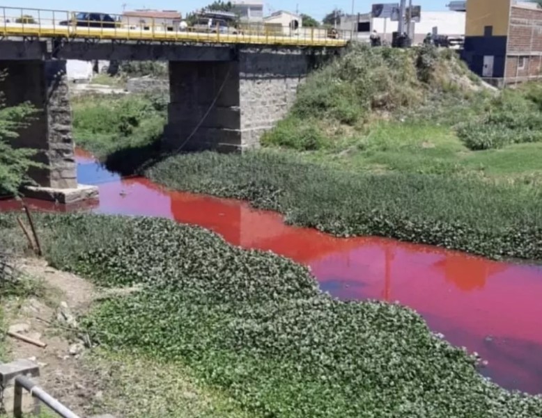 Idema emite nota sobre contaminação de rio com água vermelha no RN