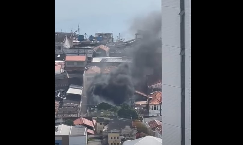 VÍDEO: Galpão pega fogo em Natal