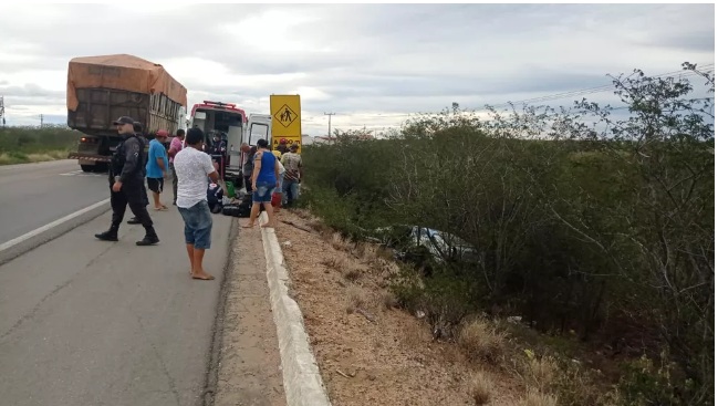 Duas mulheres morrem após capotamento de carro na BR-304 no RN