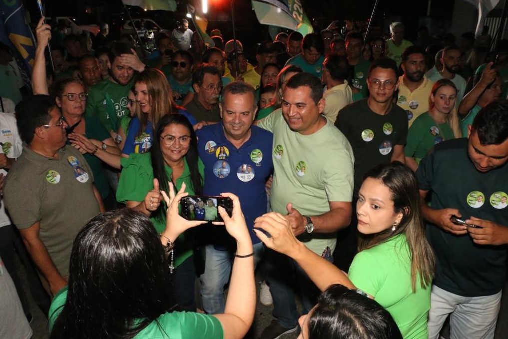 Rogério Marinho faz caminhada com Álvaro Dias e participa de grande reunião em Natal