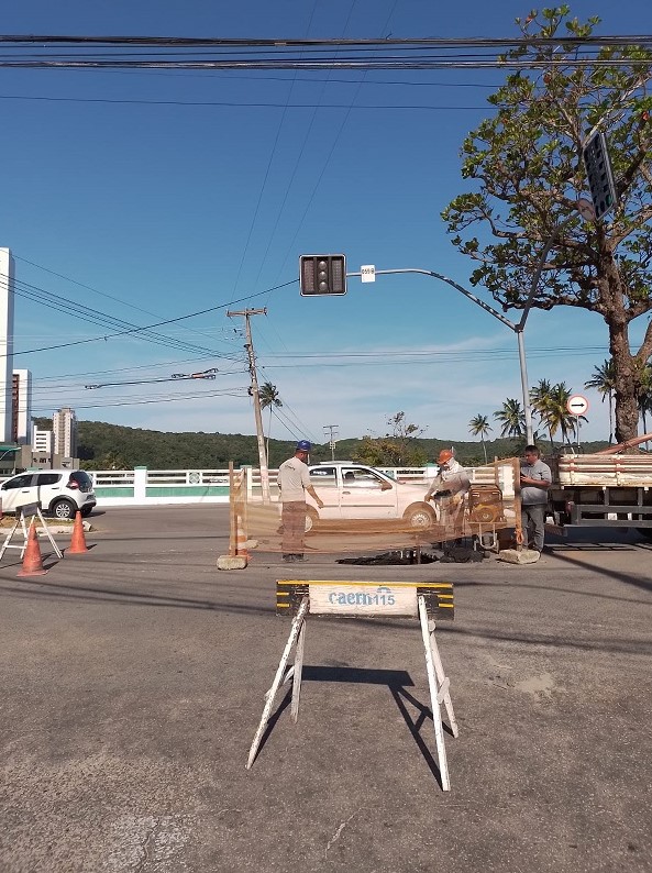 Trecho da Avenida Hermes da Fonseca é parcialmente interditado; entenda