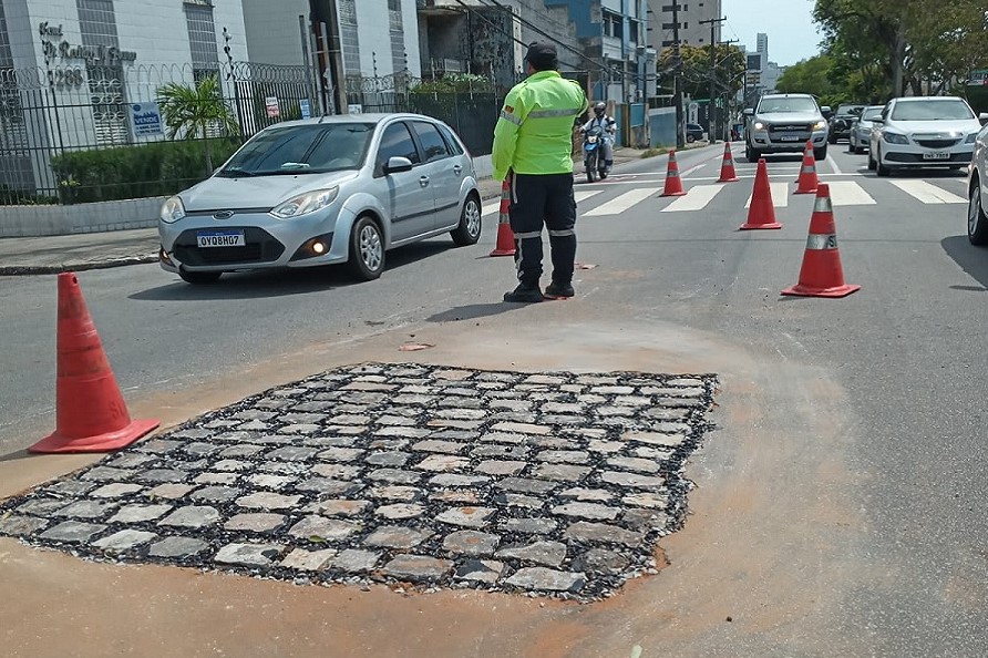 Trecho da Avenida Hermes da Fonseca tem trânsito liberado