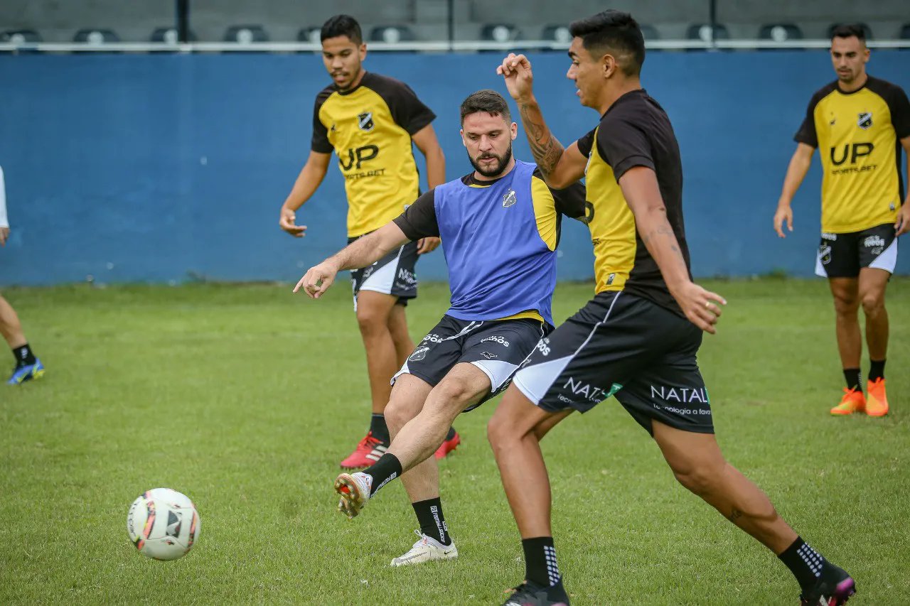 ABC, Flu x Plameiras e campeonatos internacionais são destaque do sábado; confira jogos de hoje e onde assistir