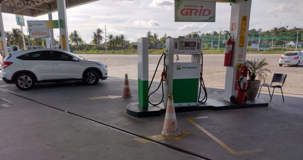 Gasolina já é mais vantajosa que etanol em 23 estados e no DF; preço cai nove vezes seguidas