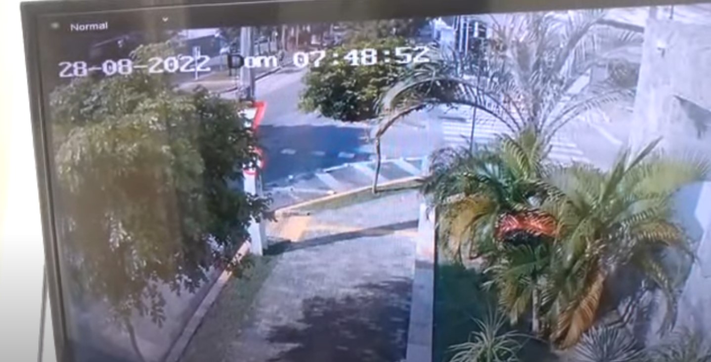 VÍDEO: Médico é assaltado quando passeava com cachorro em uma das principais ruas do bairro mais nobre de Natal