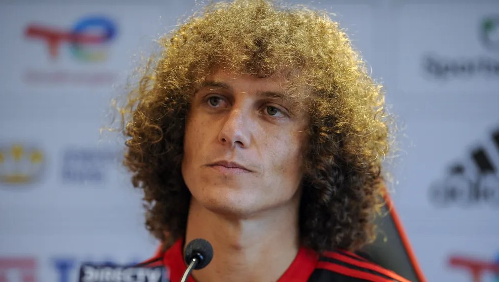 Flamengo confirma quadro de hepatite em David Luiz; jogador encontra-se aos cuidados do DM