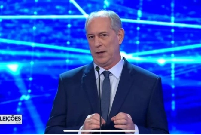 (VIDEO) "Você estava preso": a TV não mostrou; veja a resposta de Ciro a fala de Lula