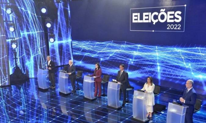 Debate na Band supera Globo e alcança liderança de audiência