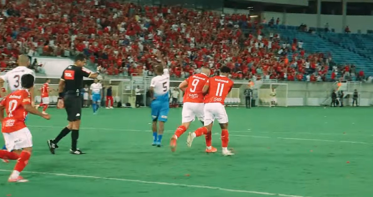 VÍDEO: Homenagem emocionante coloca narração do inesquecível Hélio Câmara em gol do acesso do América; ASSISTA