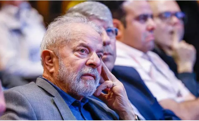 Lula diz que foi absolvido, mas segue com problemas na Justiça