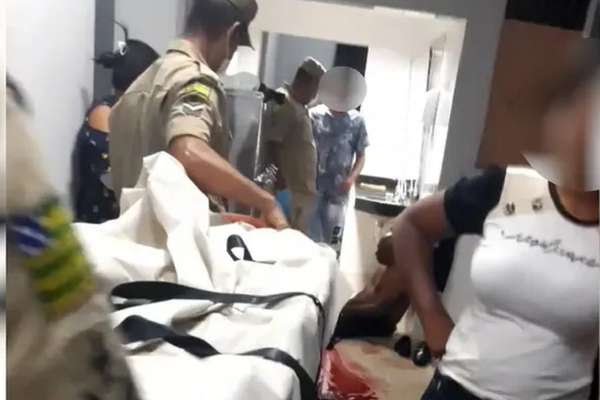 VÍDEO: PM atira em homem dentro de igreja após pastor criticar esquerda; ASSISTA