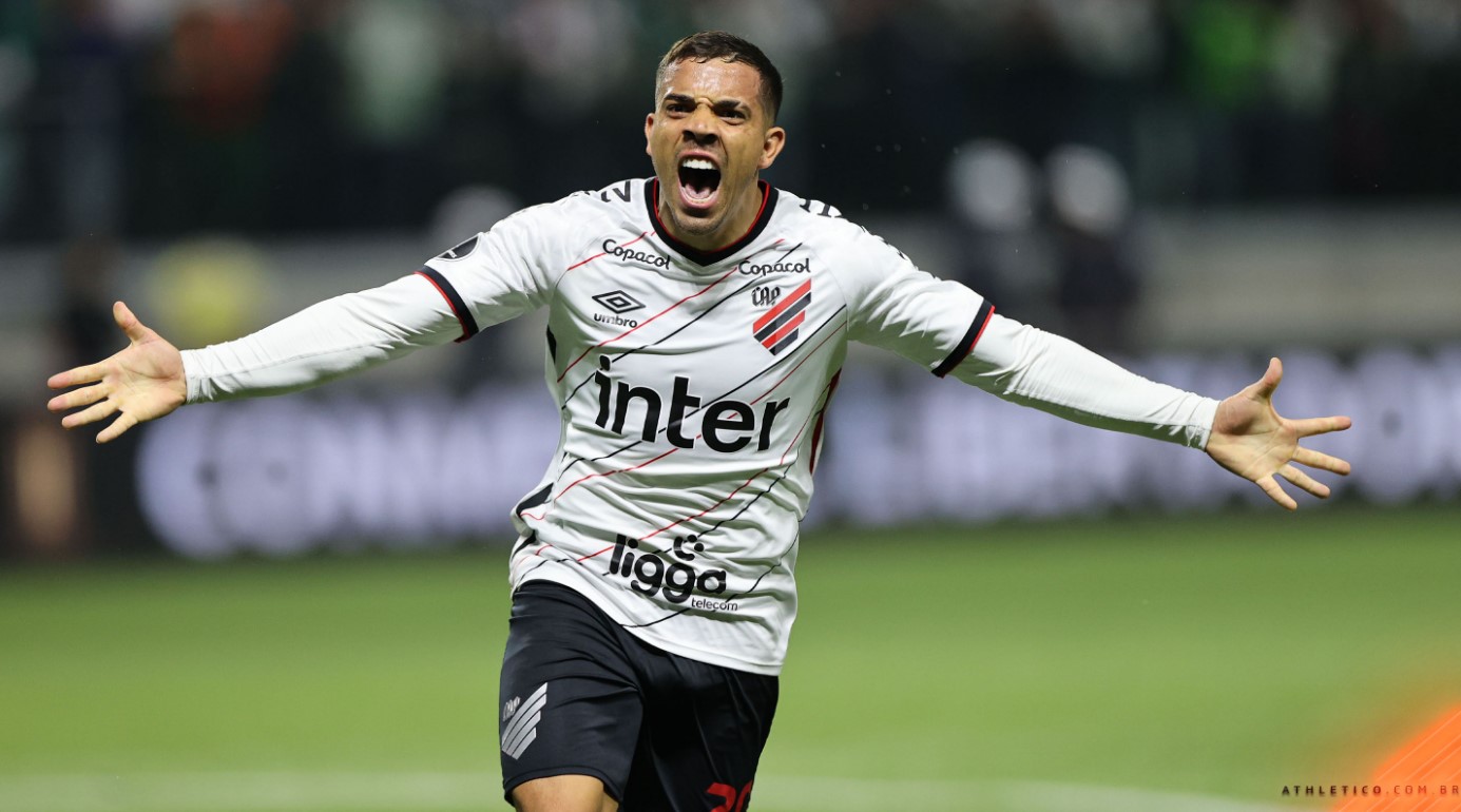 VÍDEO: Athlético-PR arranca empate histórico e Felipão volta à final da Libertadores; veja os gols