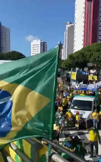 VÍDEO: Apoiadores de Bolsonaro se reúnem na Praça Cívica em Natal