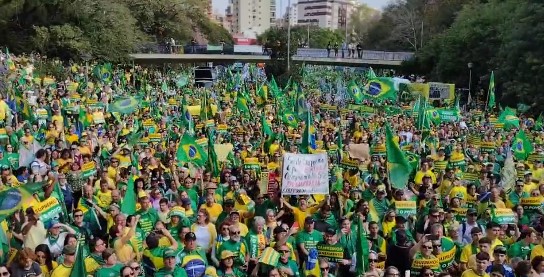 VÍDEOS: Salvador e Porto Alegre também registram grandes atos pró-Bolsonaro; ASSISTA