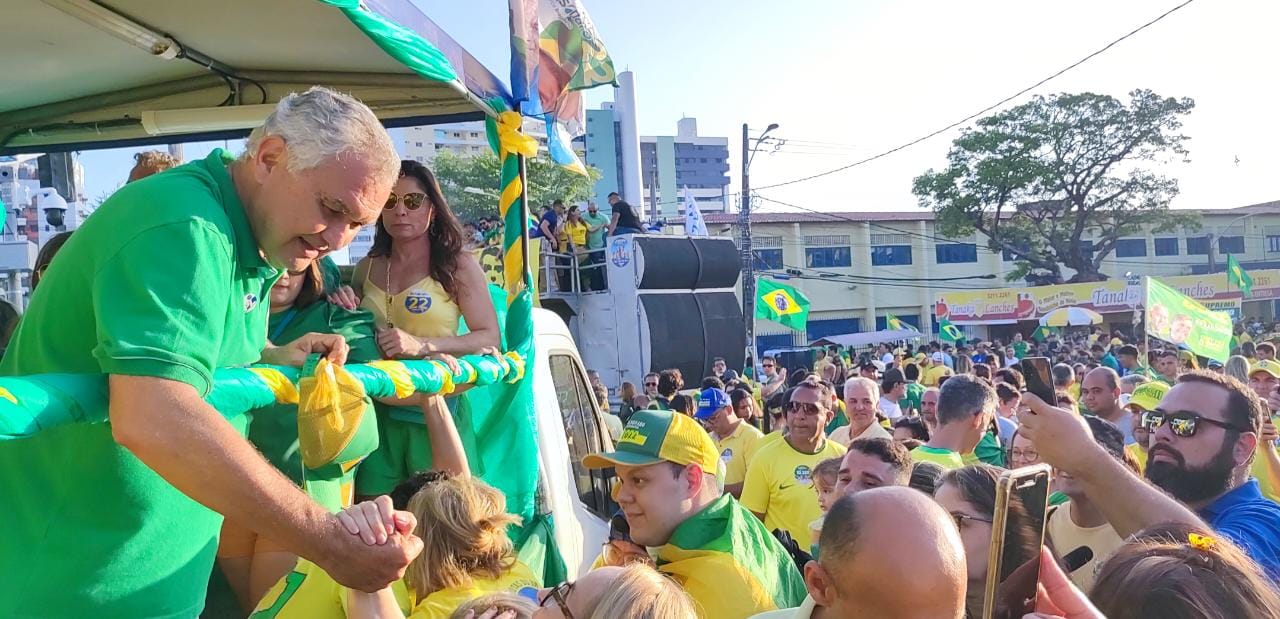 General Girão participa de desfile de sete de setembro e de ato pela liberdade