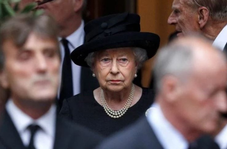Bolsonaro decreta luto oficial de três dias por morte de Elizabeth II
