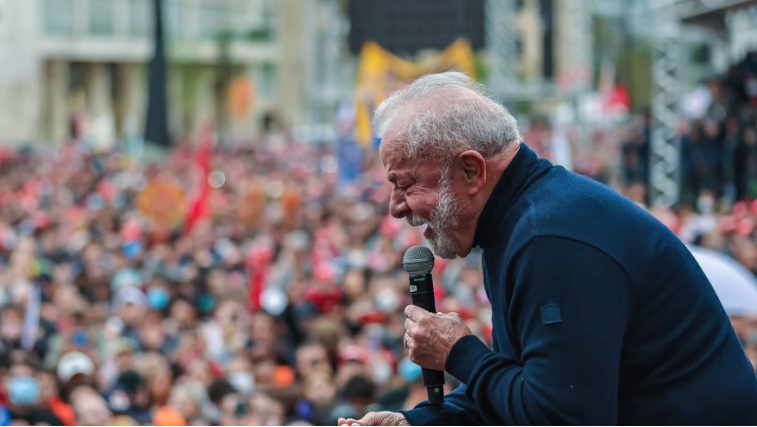 Lula compara 7 de Setembro de Bolsonaro a reunião da Ku Klux Klan