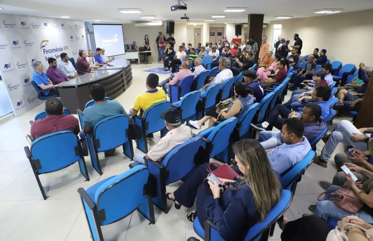 Prefeitura esclarece dúvidas e ouve sugestões sobre obra na Av. Felizardo Moura