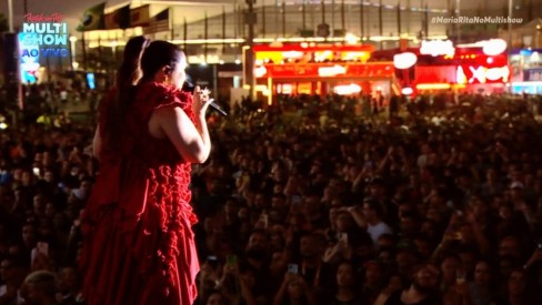 VÍDEO: Cantora famosa transforma show no Rock in Rio em comício para Lula; ASSISTA