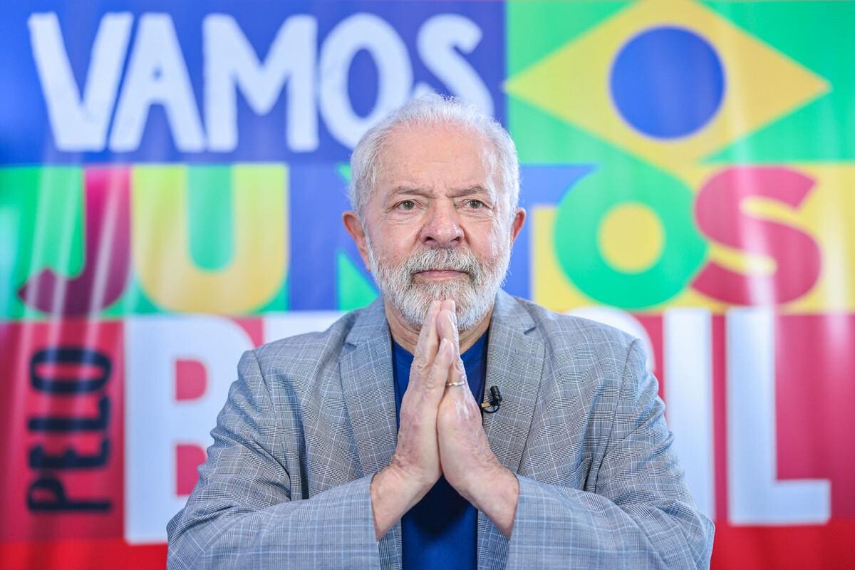 "O Estado não deve ter religião, não deve ter igreja", diz Lula