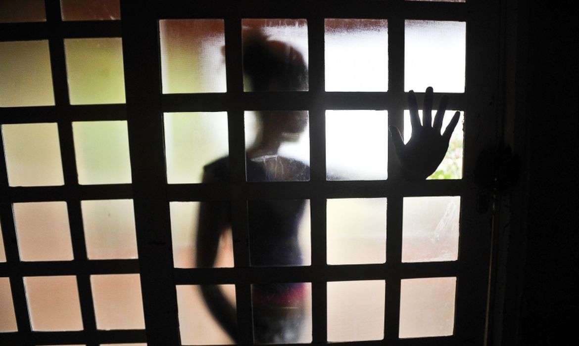 Menina de 11 anos que teve aborto negado no Nordeste volta a engravidar por estupro