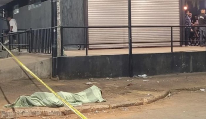 Homem é assassinado a facadas após defender mulheres de assédio em bar