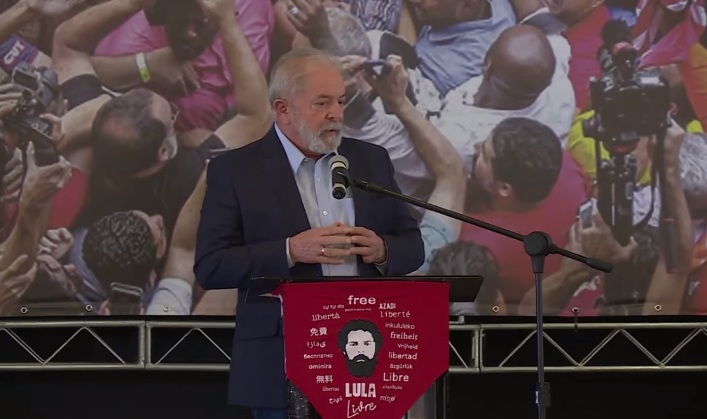 TSE multa campanha de Lula por propaganda eleitoral antecipada