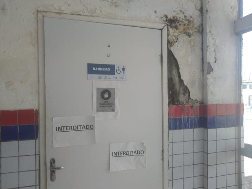 FOTO: Banheiro de posto de saúde está interditado há mais 40 dias na Grande Natal