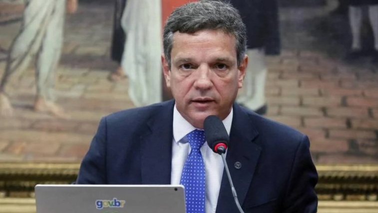 Presidente da Petrobras é diagnosticado com câncer
