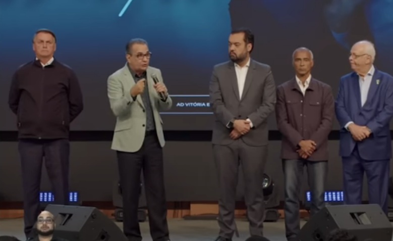 (VÍDEO) Com Bolsonaro, Malafaia prega contra Lula: 'corruptos não retornarão'