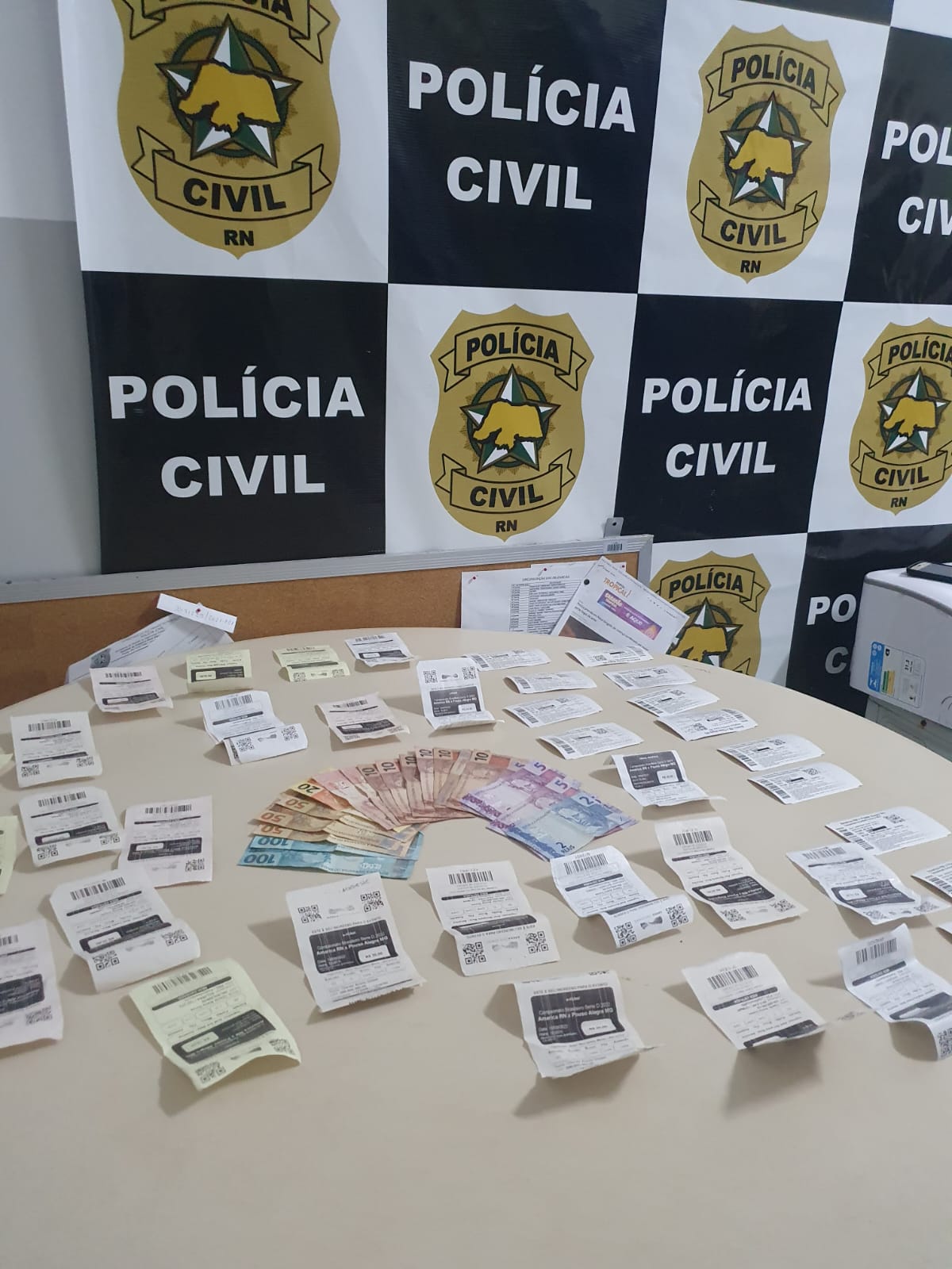 Polícia Civil prende cambistas e apreende ingressos do jogo final do Campeonato Brasileiro da Série D