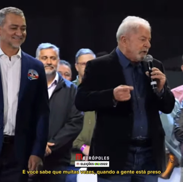 VÍDEO: “Aqui tem muita gente que já foi presa”, diz Lula durante comício; ASSISTA