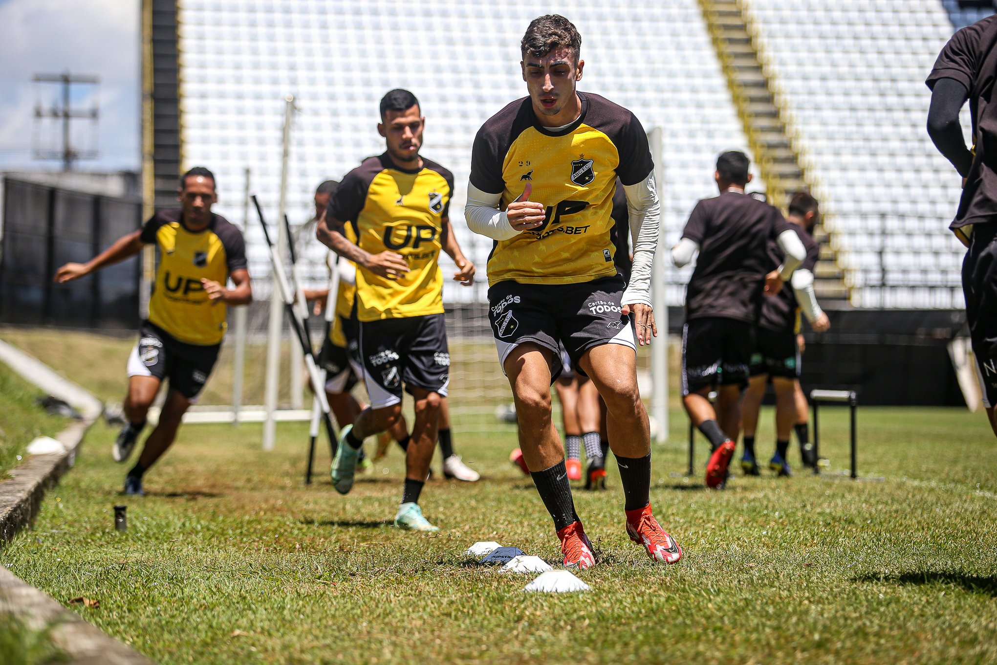 ABC joga pelo acesso, Atlético-MG e Botafogo pela série A; veja jogos de hoje e onde assistir