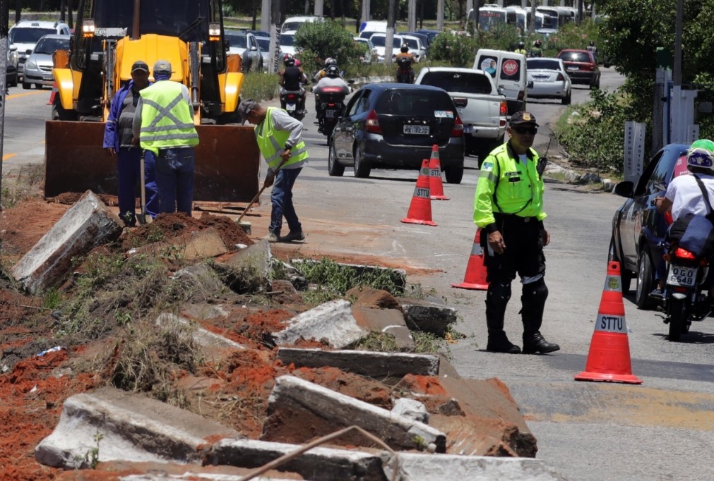 Primeiras ações na obra da av. Felizardo Moura causam impacto mínimo no trânsito