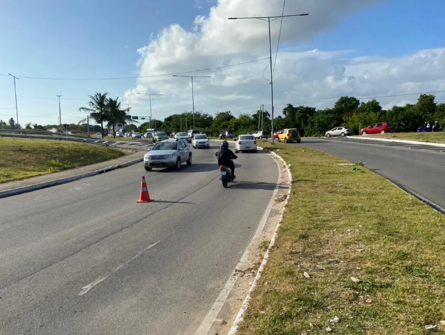 STTU faz testes com terceira faixa na ponte Newton Navarro