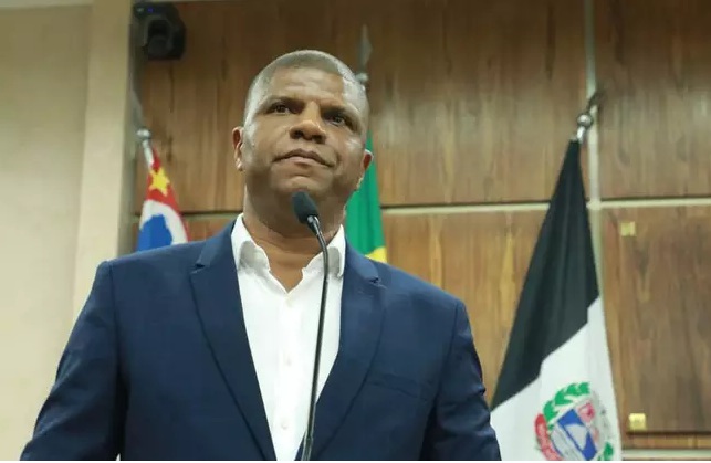 Ex-atacante do Santos e Flamengo, vereador é acusado de estupro e rachadinha