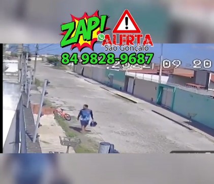 VÍDEO: Câmeras de segurança flagram homem furtando bicicleta na Grande Natal; ASSISTA