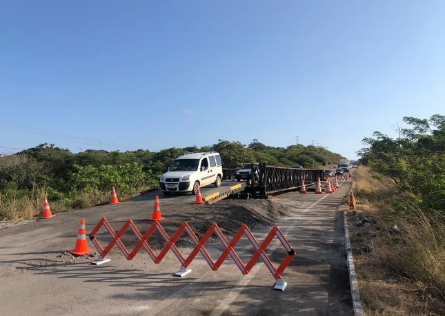 Trânsito é liberado em trecho da BR-101 onde cratera se abriu na Grande Natal