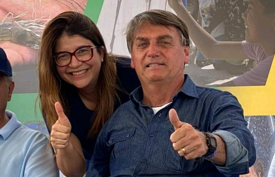 Carla Dickson diz que é alvo de “perseguição política” e declara voto em Bolsonaro: “Nunca deixei dúvida”