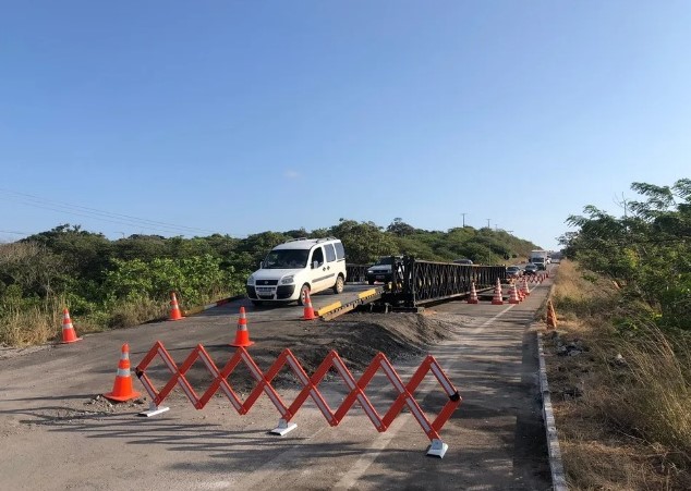 Obras onde cratera se abriu na BR-101 devem durar três meses