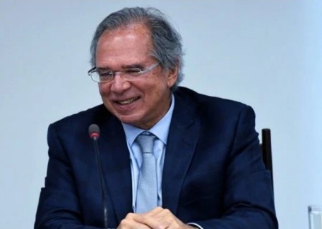 Guedes é aplaudido em restaurante de São Paulo
