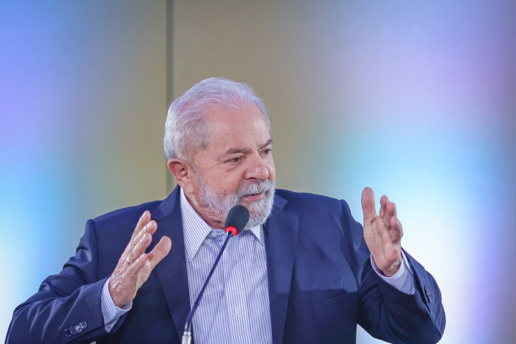 SBT rebate Lula sobre confirmação do debate