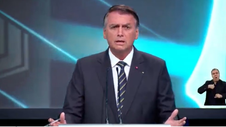 VÍDEO: “A senhora foi uma estelionatária”, dispara Bolsonaro para candidata